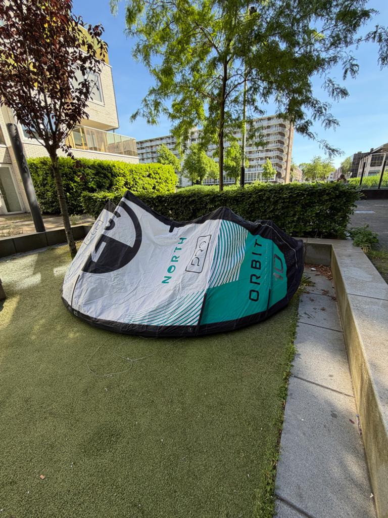 Set: North Orbit 8m + Orbit Pro 10m + Bar + Board, Ophalen, Gebruikt, Kitesurf-set, Twintip