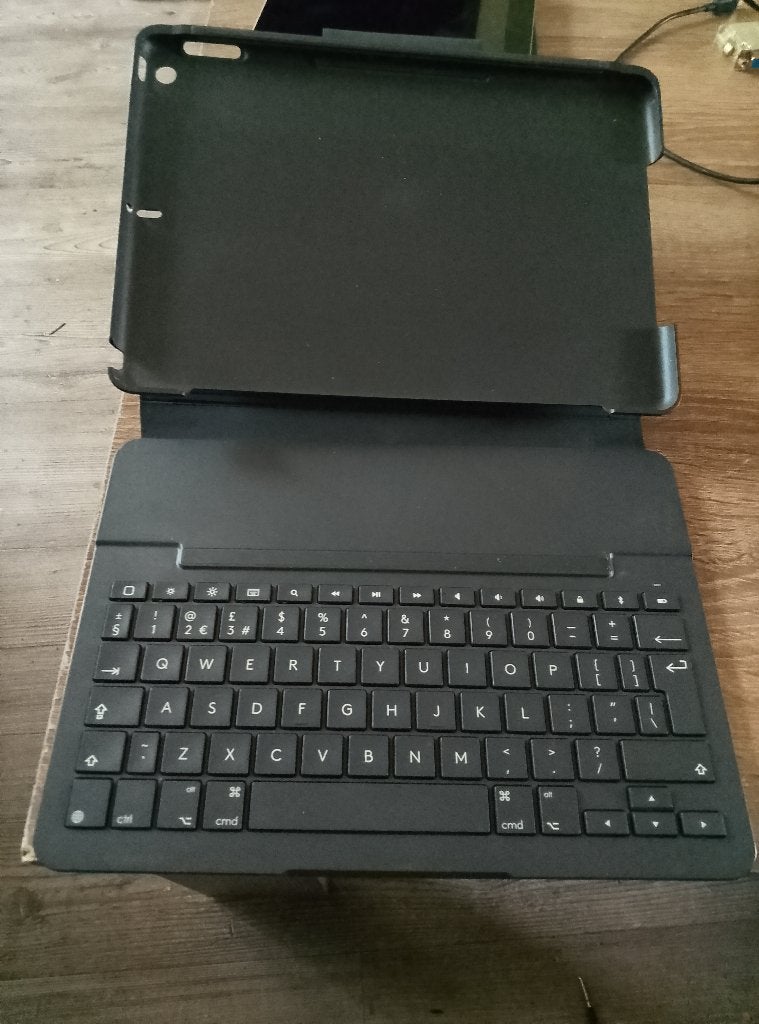 Logitech Slim Folio, Computers en Software, Tablet-hoezen, Zo goed als nieuw, Bescherming voor- en achterkant, 10 inch, Ophalen of Verzenden