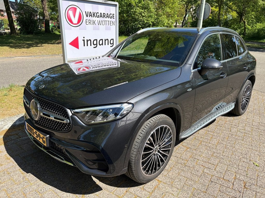 Mercedes-Benz GLC-klasse 300e 4MATIC AMG Line, Auto's, Automaat, Gebruikt, Euro 6, 2000 kg