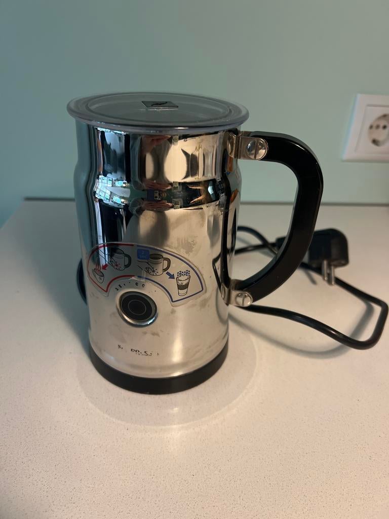 Nespresso Melkopschuimer - Perfect Melkschuim in Seconden, Witgoed en Apparatuur, Melkopschuimers, Ophalen, Gebruikt, Elektrische melkopschuimer