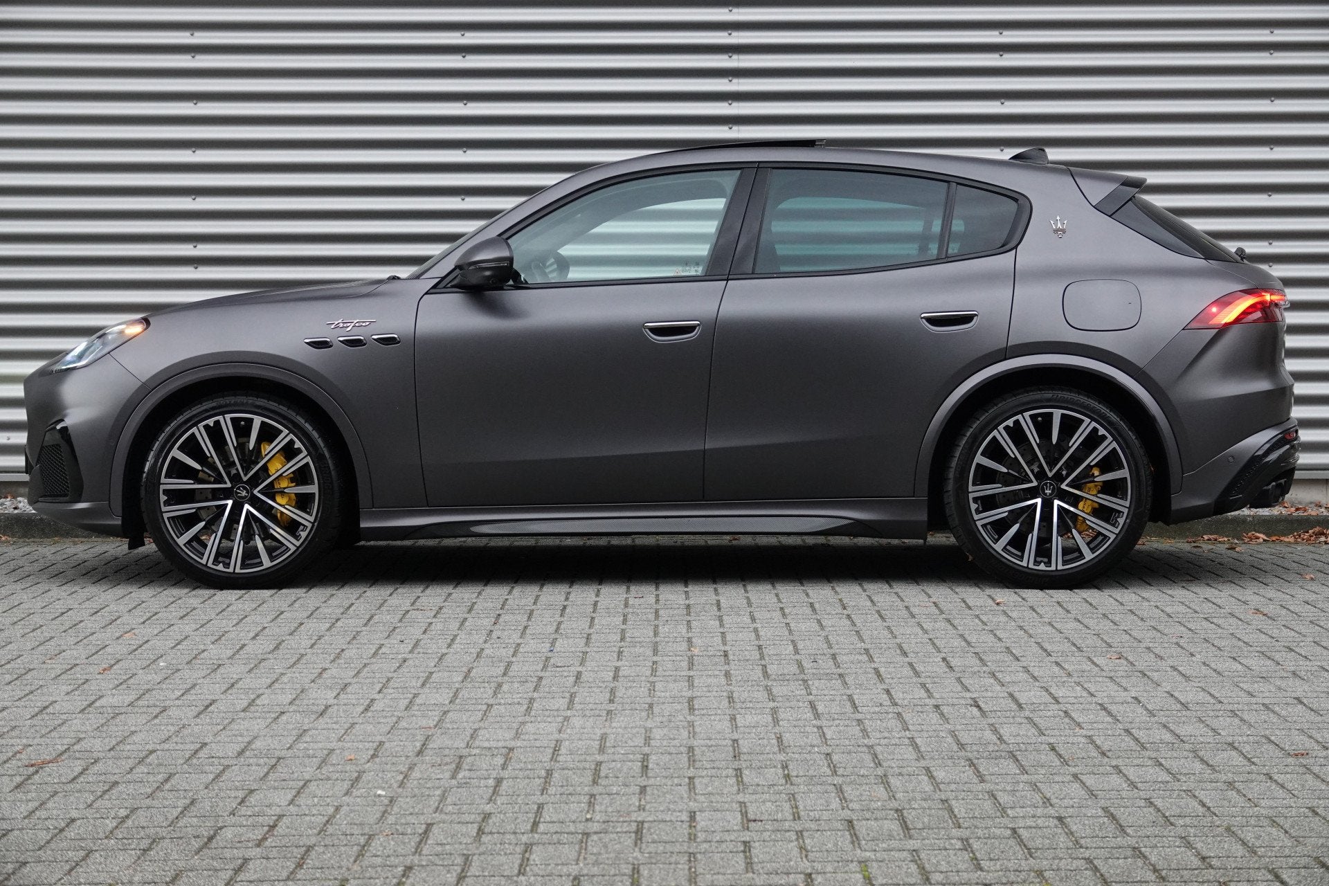 Maserati Grecale 3.0 V6 Trofeo | 531PK | Panodak | Carbon |, Automaat, Gebruikt, 2500 kg, Bedrijf