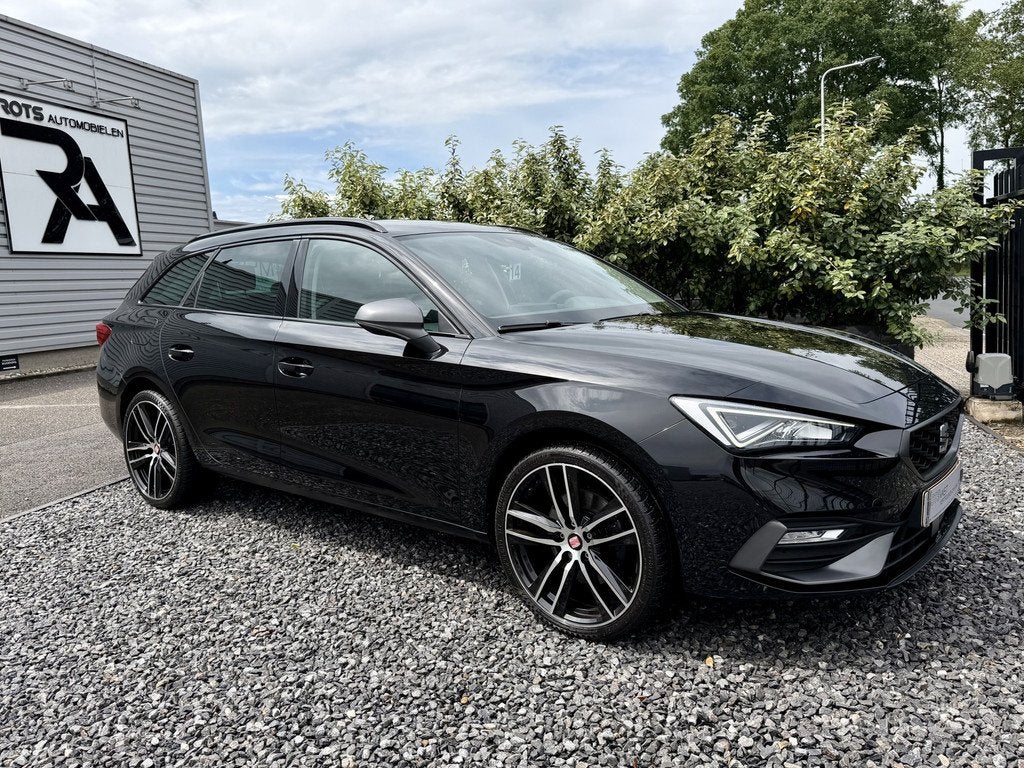 SEAT Leon Sportstourer 1.4 TSI FR 204PK e-Hybrid Led|Camera|, Auto's, 1556 kg, Gebruikt, 4 cilinders, Met garantie (alle)
