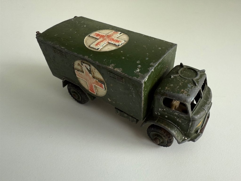 Dinky Toys 626 Bedford Military Ambulance / ziekenwagen, Ophalen of Verzenden, Nieuw, Bus of Vrachtwagen