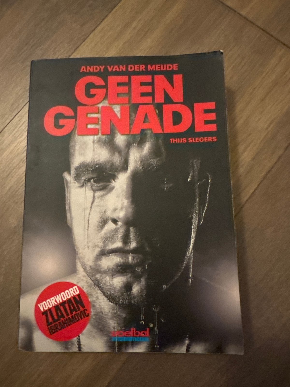 Thijs Slegers - Geen genade, Ophalen of Verzenden, Zo goed als nieuw, Balsport, Thijs Slegers