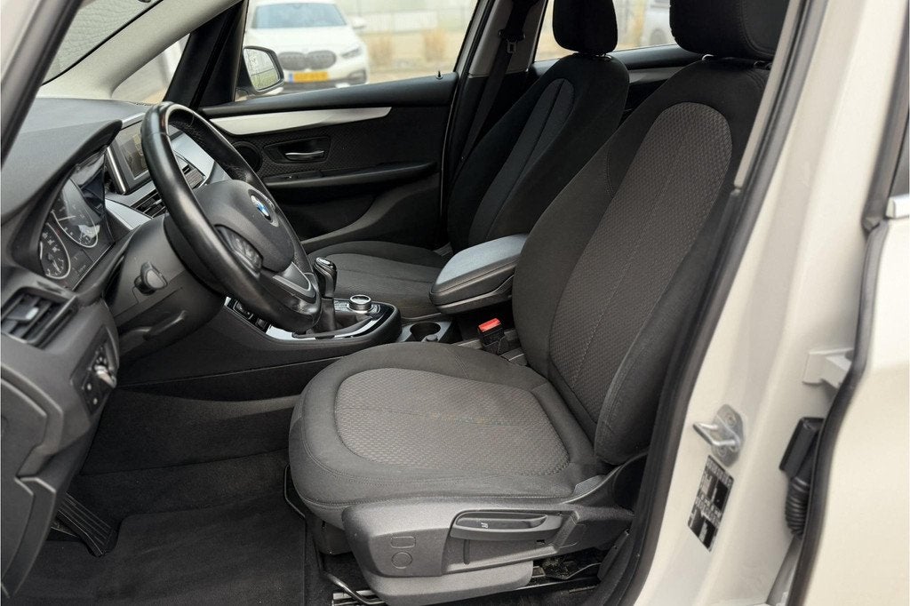 BMW 2 Serie Active Tourer 216i | BTW | PDC A | Cruise Contro, Auto's, BMW, Voorwielaandrijving, Stof, Gebruikt, Automatische klimaatregeling