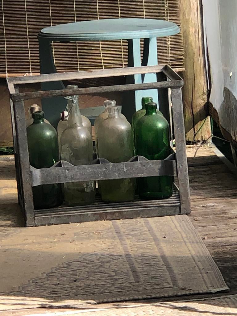 Brocante zinken flessenrek, Ophalen