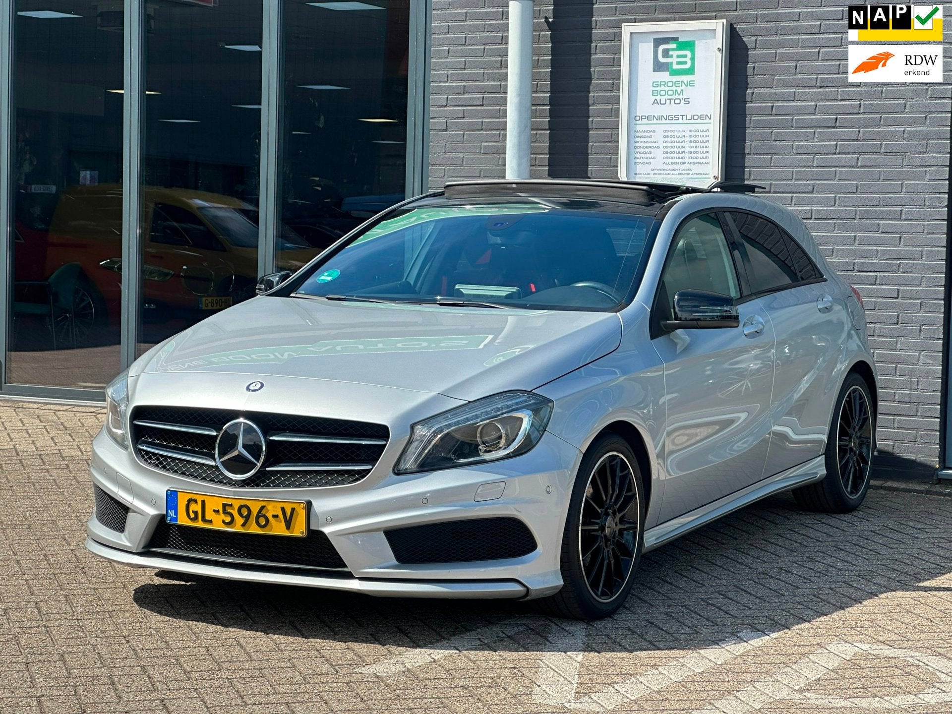 Mercedes-Benz A-klasse 180 Ambition/AUTOMAAT/PANO/NL AUTO-NA, Auto's, Gebruikt, 4 cilinders, 122 pk, 19 km/l