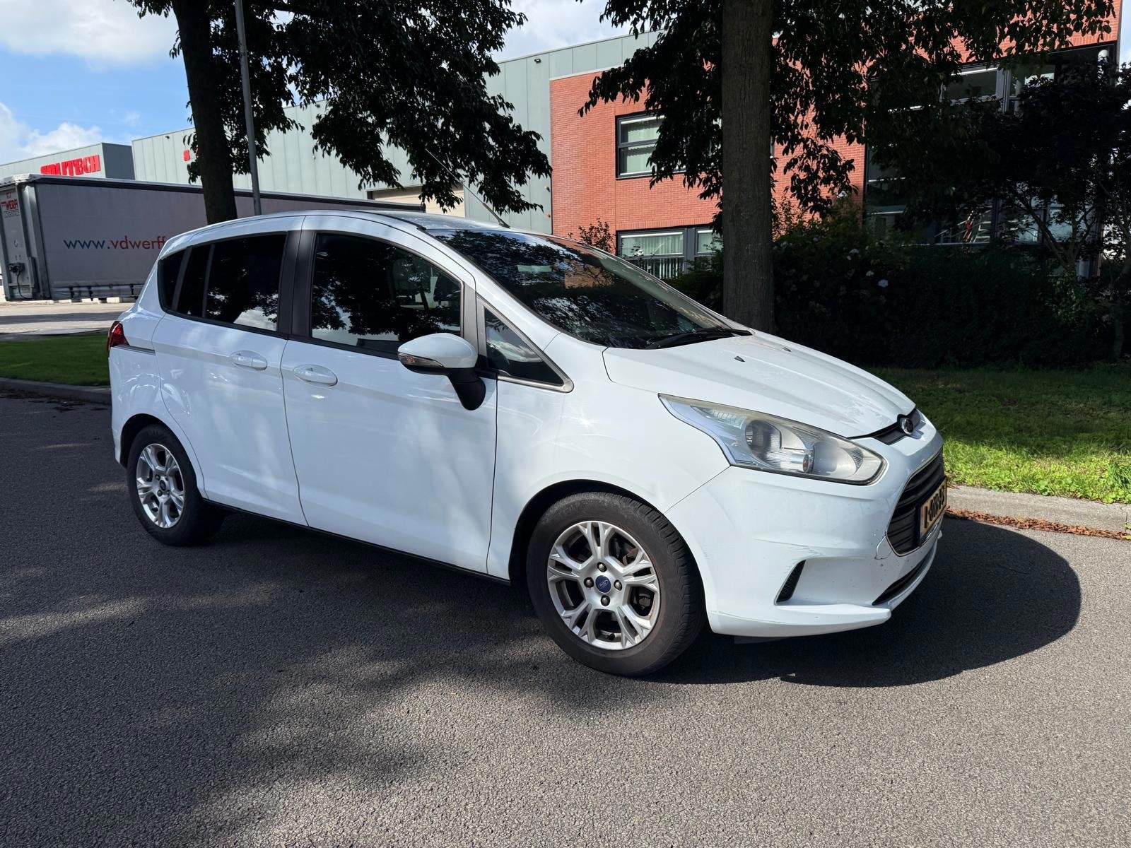 Ford B-Max 1.0 EcoBoost Style 127000 KM APK NAP, Auto's, Voorwielaandrijving, Euro 5, 101 pk, Gebruikt