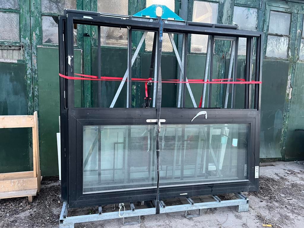 Nieuw kozijn met schade, Doe-het-zelf en Verbouw, Kozijnen en Schuifpuien, Raamkozijn, Aluminium, Ophalen of Verzenden, Zo goed als nieuw