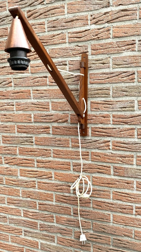 Leuke Scandinavische Teakhouten Lamp - vintage retro design, Bruin, Wandlamp, Hout, Gebruikt