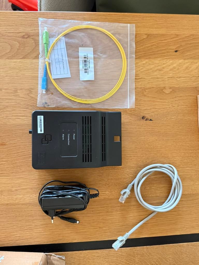 Genexis glasvezel ONT XGS-PON type GMC-TK01-XGS2110, Ophalen of Verzenden, Zo goed als nieuw