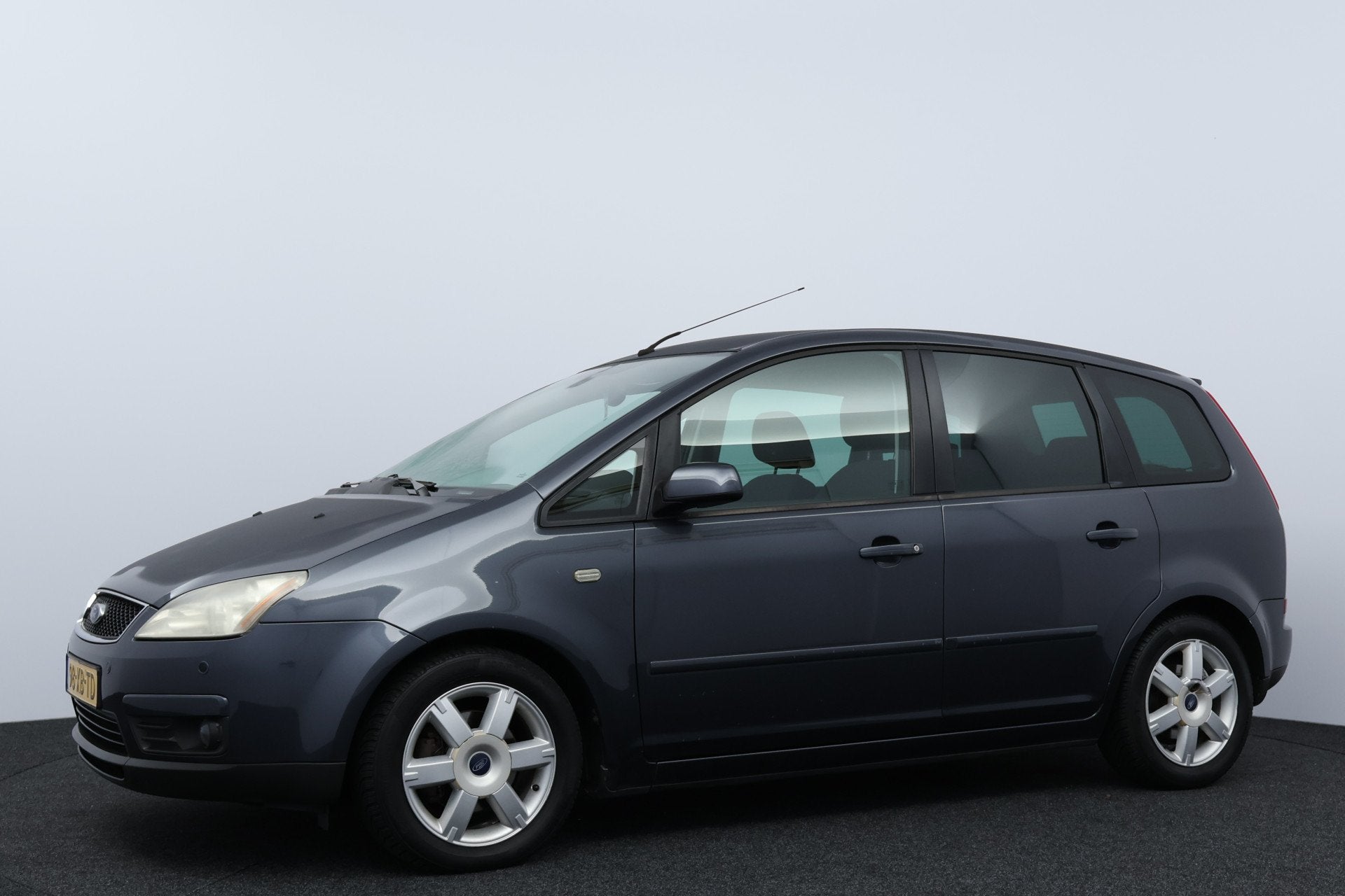 Ford Focus C-MAX 1.8-16V Futura/ Trekhaak/ 16'' LMV/ Extra G, Auto's, Voorwielaandrijving, Stof, Gebruikt, Zwart