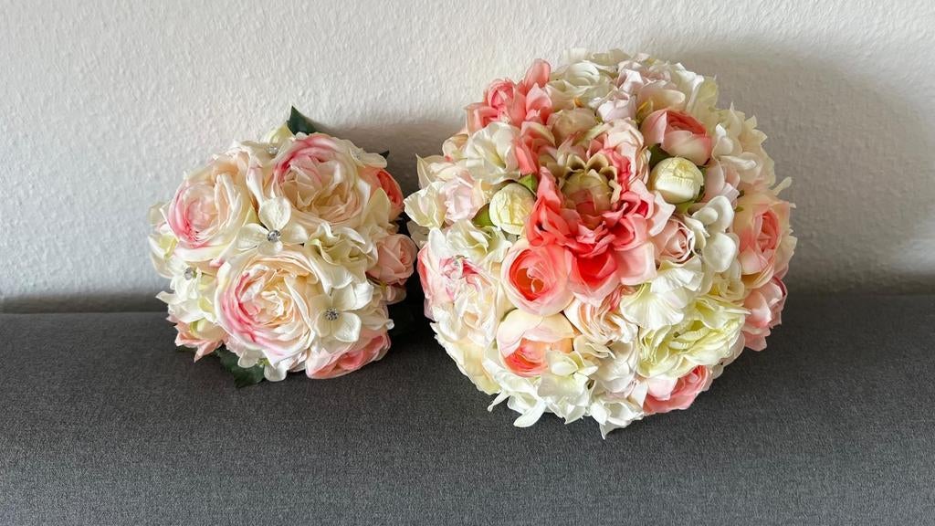 Bruidsboeket, klein boeket & corsage van kunstbloemen, Ophalen, Zo goed als nieuw, Wit, Accessoires