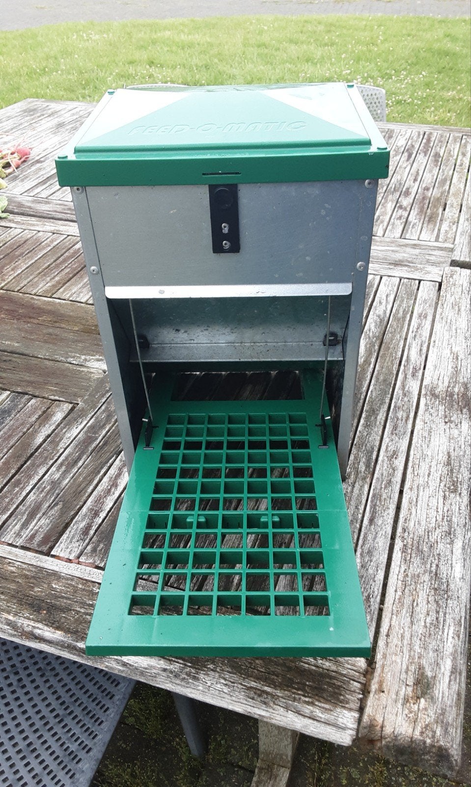 Automatische voerbak kippen Feedomatic, Ophalen, Drinken en Voederen