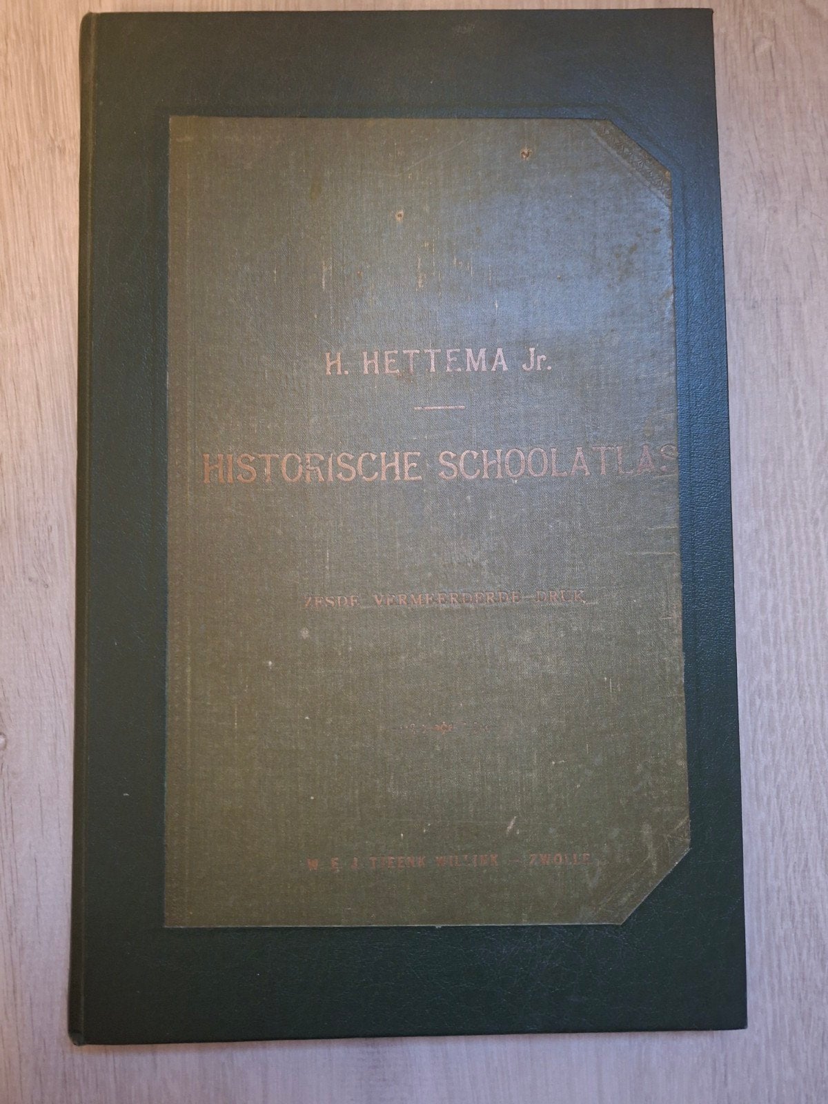 Historische Schoolatlas H. Hettema Jr. 1910, Boeken, Atlassen en Landkaarten, Gelezen, Overige atlassen, Ophalen of Verzenden
