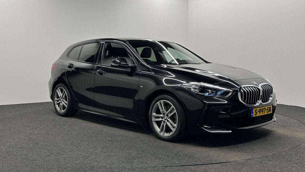 BMW 1-serie 118i Essential High Executve M-Sport NAVI CRUISE, Auto's, BMW, Automatische klimaatregeling, Achterwielaandrijving
