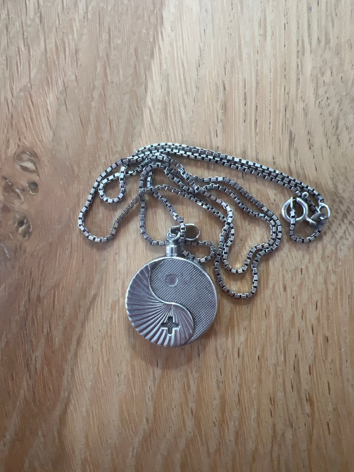 Biostabiel 2000 Zilveren Yin Yang ketting met hanger, Sieraden, Tassen en Uiterlijk, Ophalen of Verzenden, Gebruikt, Zilver, Met hanger