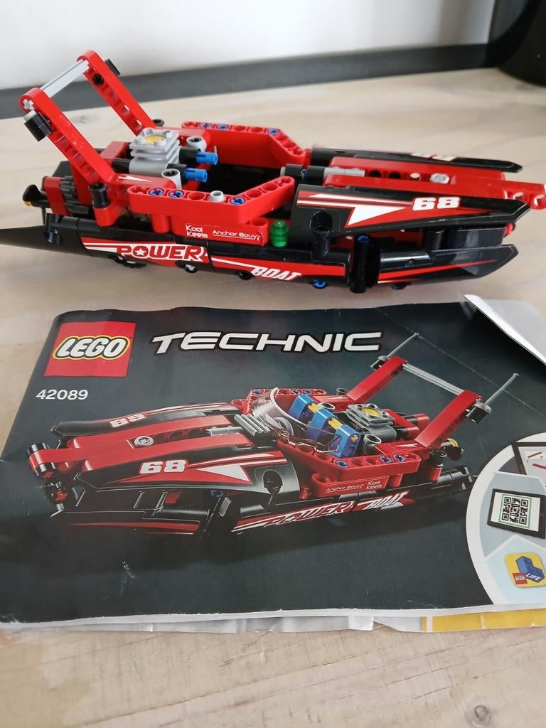 LEGO Technic 42089 Powerboot (scherm en antennes ontbreken), Kinderen en Baby's, Speelgoed | Bouwstenen, Gebruikt, Overige merken
