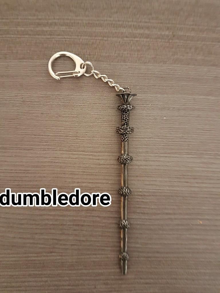 toverstok met ketting of sleutelhanger uit harry potter, Verzamelen, Harry Potter, Ophalen of Verzenden, Nieuw, Actiefiguurtje