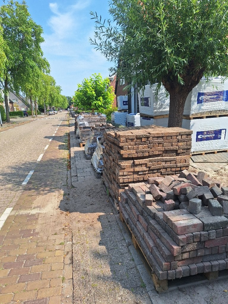 GRATIS AFHALEN DIKFORMAAT KLINKERS EN Betonnen WAALTJES, Ophalen, Gebruikt, Klinkers, 10 m² of meer
