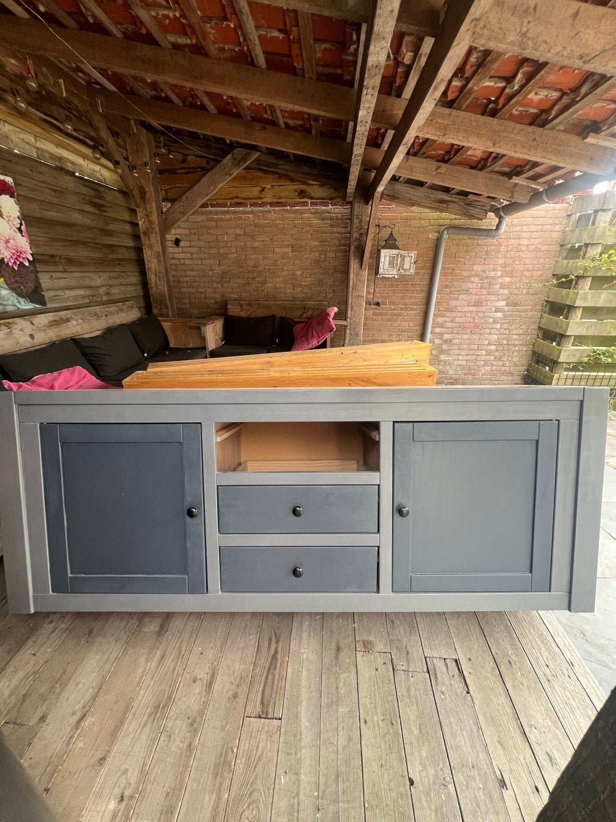 Grijze TV-meubel / dressoir met deuren en lades, Ophalen, Gebruikt, 150 tot 200 cm, Met lade(s)