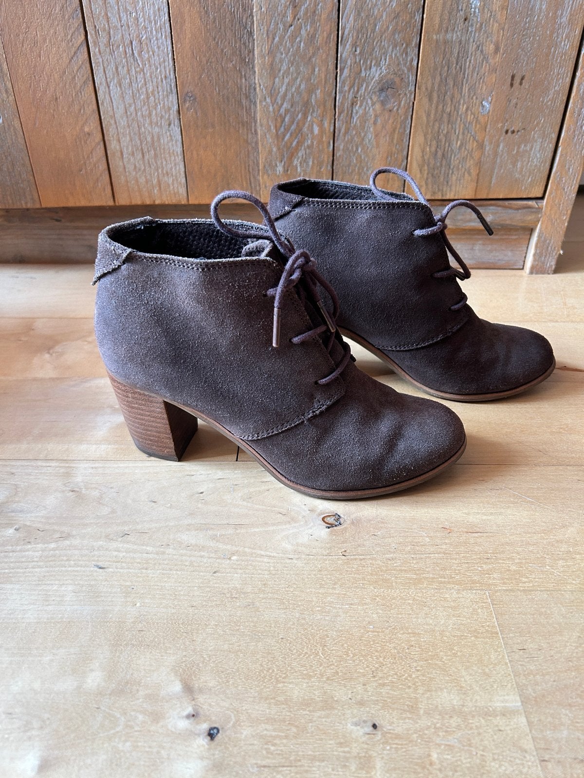 Toms donkerbruine nubuck schoenen, maat 37,5, Ophalen of Verzenden, Zo goed als nieuw, Bruin, Schoenen met hoge hakken