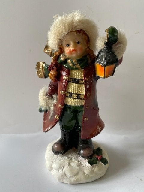 Vintage beeldje Kerstmis / Kerst. Meisje bontmuts met lampje, Verzamelen, Ophalen, Zo goed als nieuw, Mens
