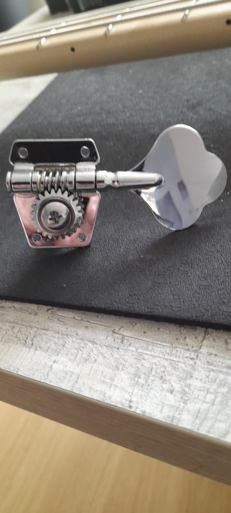 Fender / Squier Basgitaar Stemmechanieken, Verzenden, Gebruikt, Elektrische basgitaar