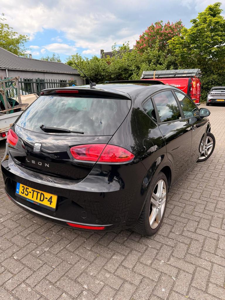 Zeer nette SEAT Leon 1.2 TSI – Perfect onderhouden!, Auto's, Seat, Voorwielaandrijving, Euro 5, Zwart, 4 cilinders