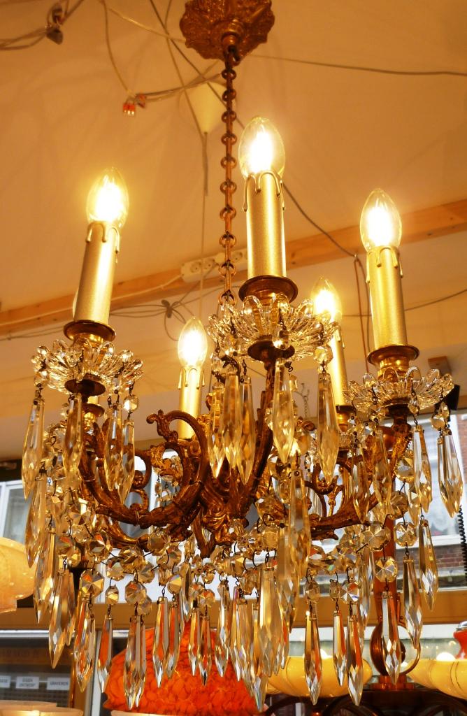 Antieke bronzen kroonluchter met 2 wandlampen., Ophalen of Verzenden
