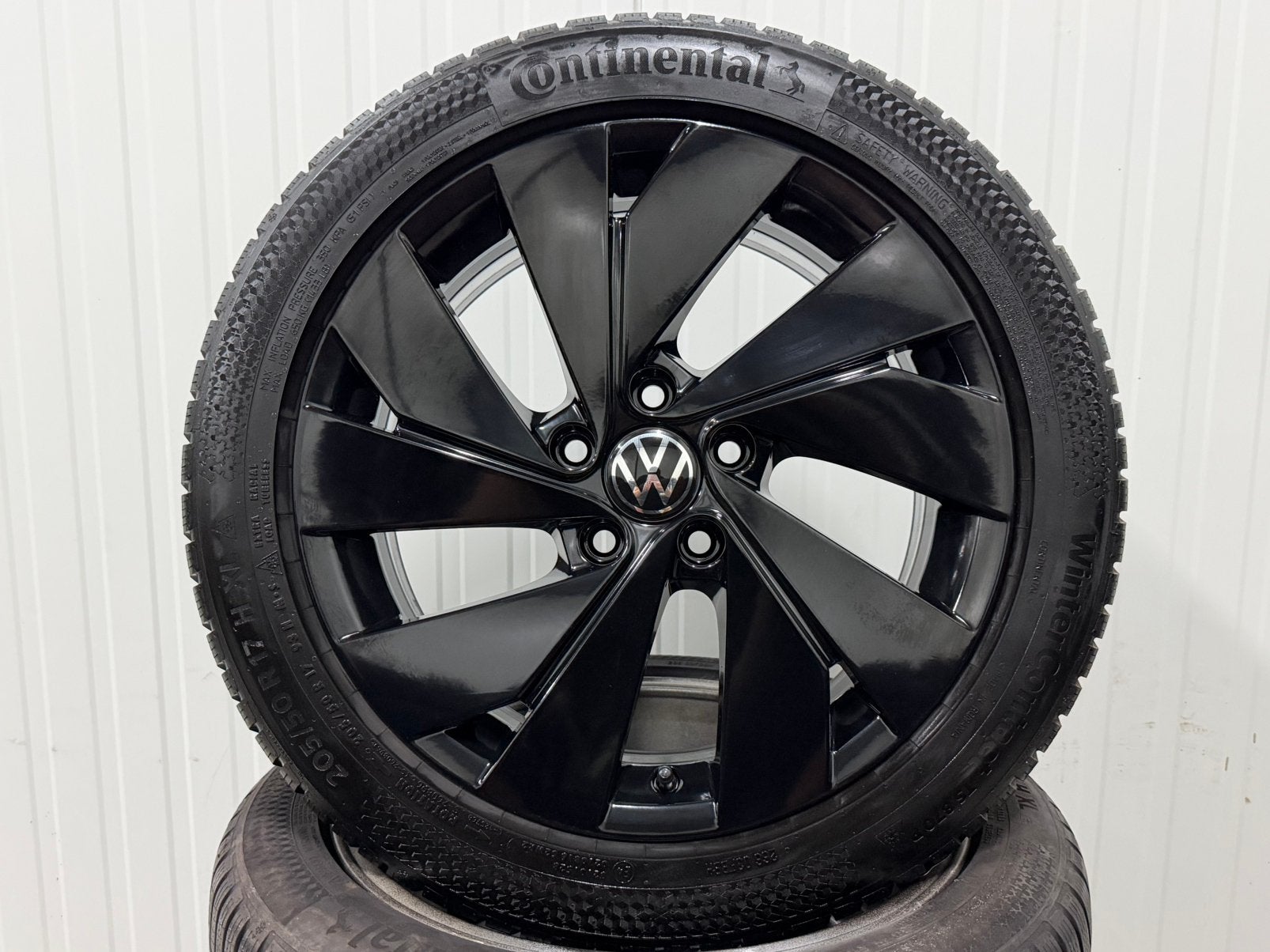 17” INCH VOLKSWAGEN GOLF 8 Winterset Origineel Zwart Winter, Banden en Velgen, 17 inch, 205 mm, Winterbanden