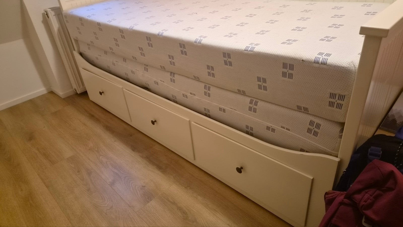 Ikea Hemnes bed inclusief matrassen, Ophalen, Zo goed als nieuw, Tweepersoons