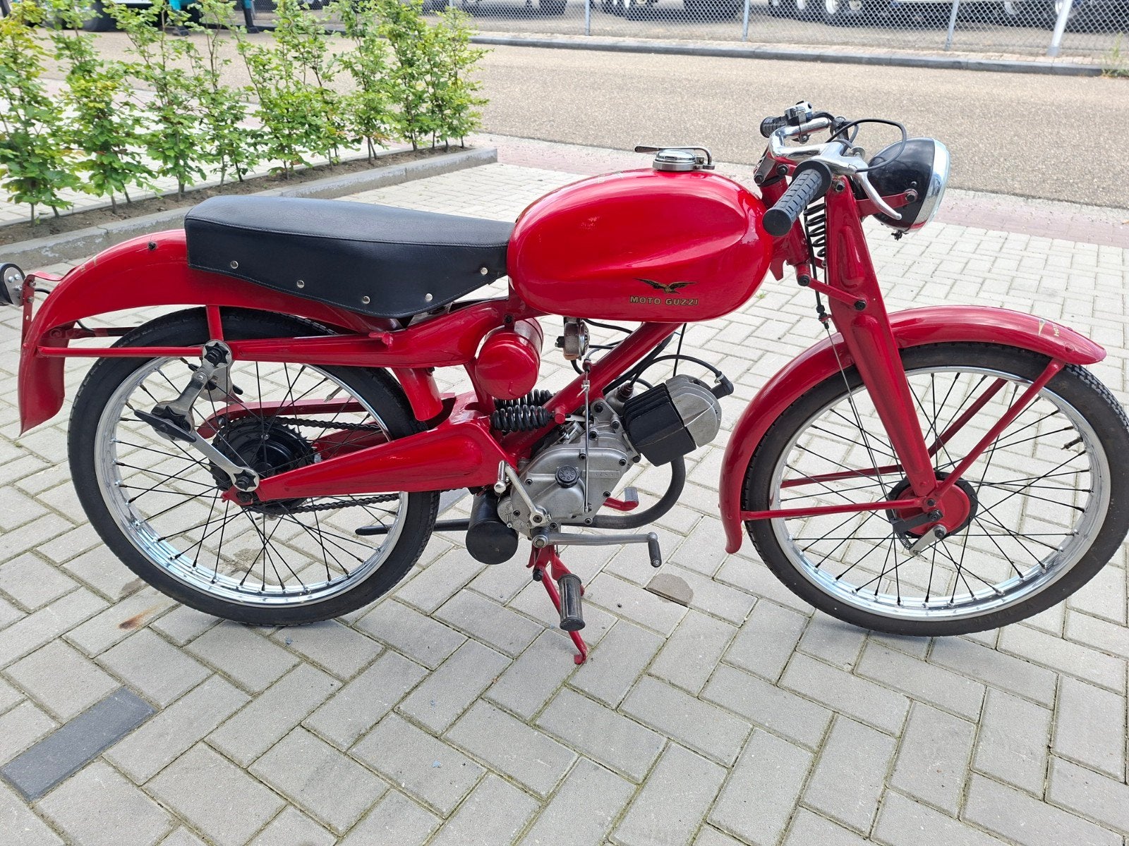 Prachtige klassieke Moto Guzzi Cardellino.