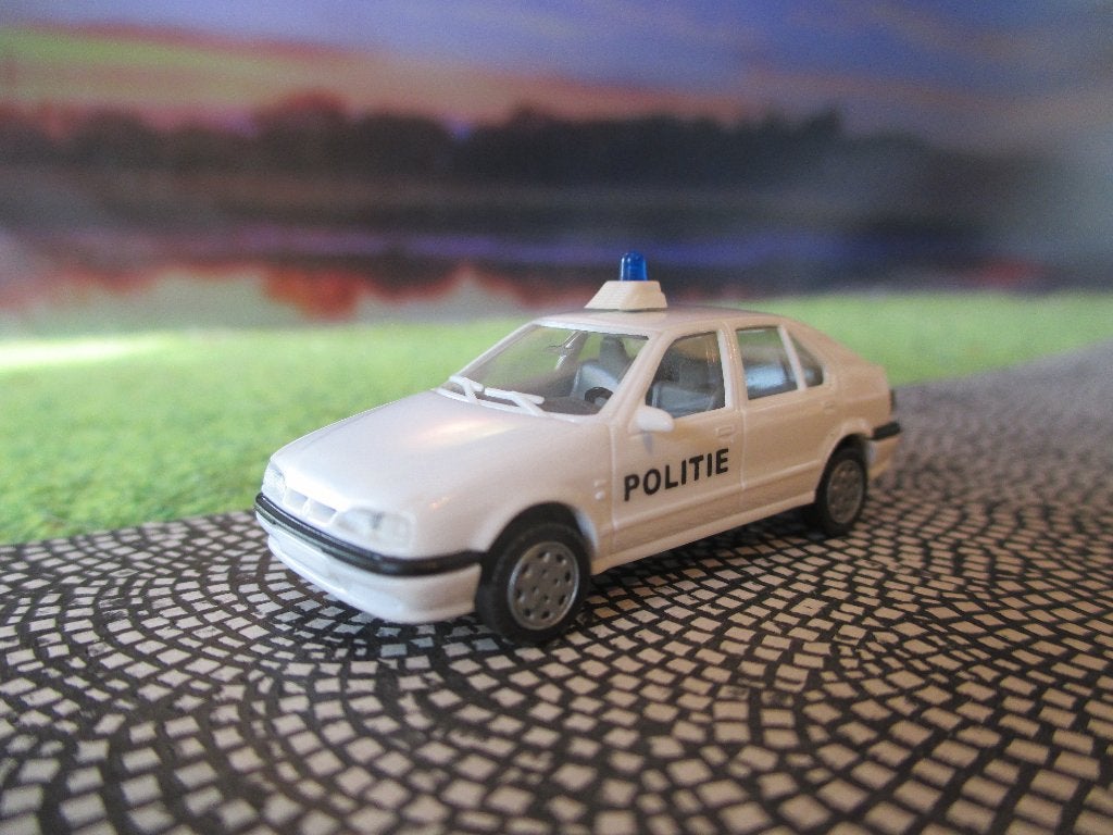 Renault 19 5-deurs Hatchback. - AWM Politie Gent België, Ophalen of Verzenden, Zo goed als nieuw, Auto, Overige merken