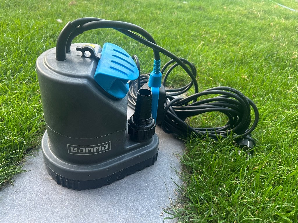 Gamma dompelpomp 6000 inclusief 8 meter slang, Ophalen, Zo goed als nieuw, Elektrisch, Dompelpomp