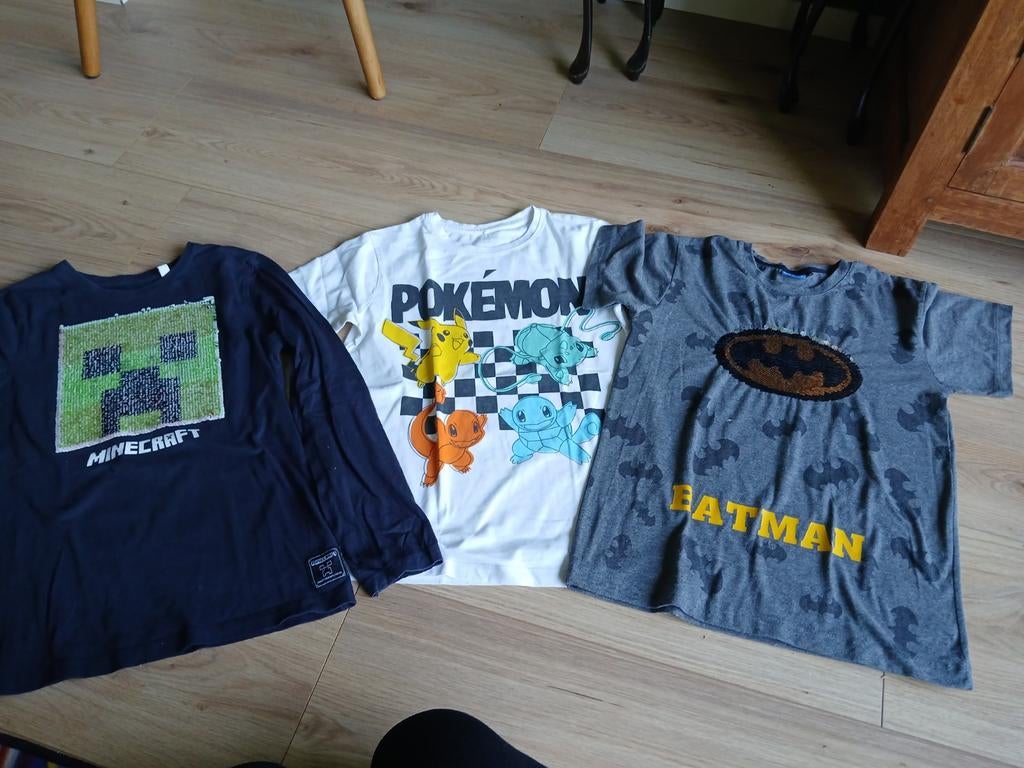 2 T-shirts en longsleeve poke mon, Minecraft, Batman, Ophalen of Verzenden, Zo goed als nieuw, Shirt of Longsleeve, Jongen