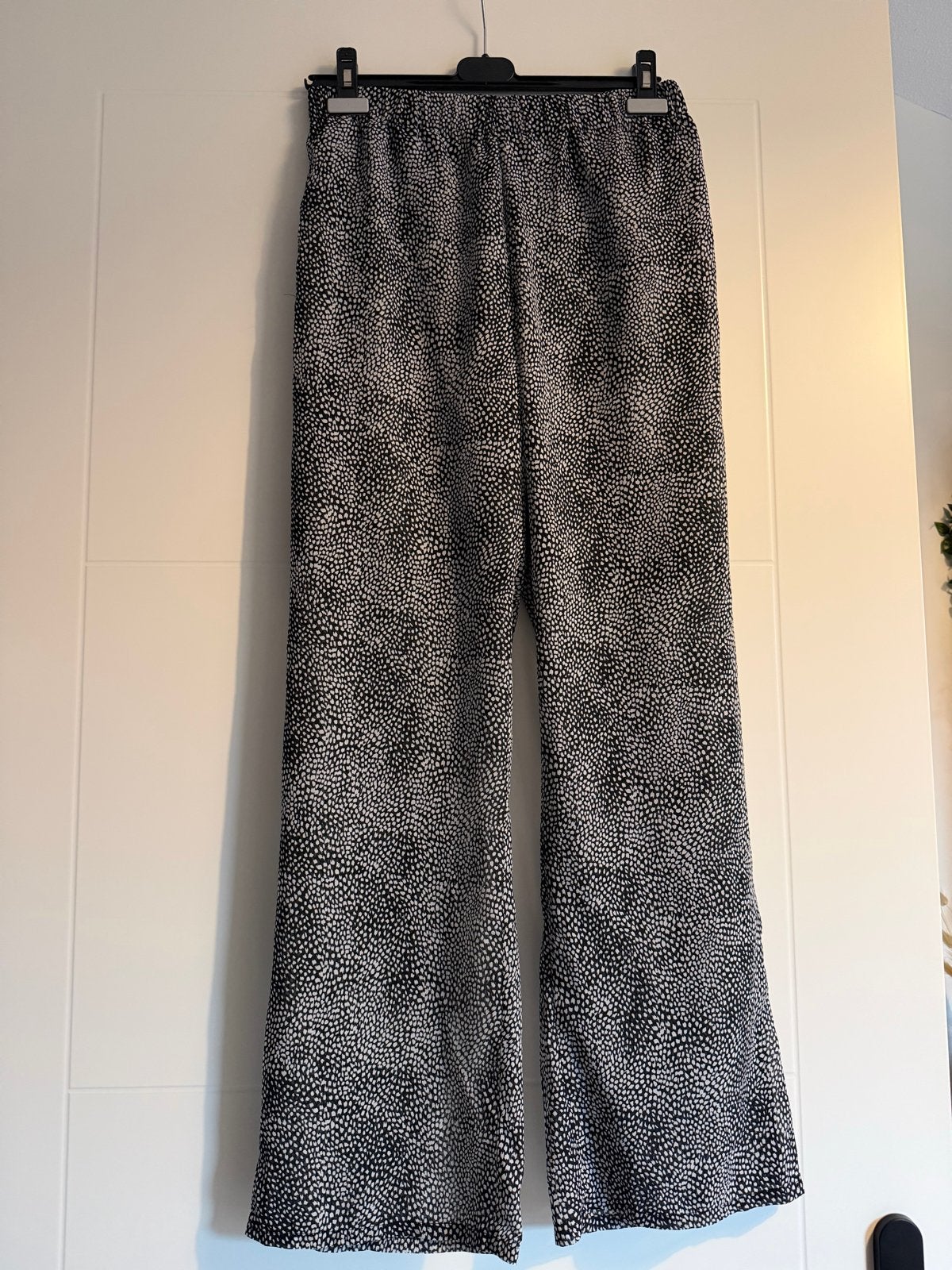 Geisha dunne zomer broek met stippenpatroon - Maat S/36, Zwart, Ophalen of Verzenden, Zo goed als nieuw, Maat 36 (S)