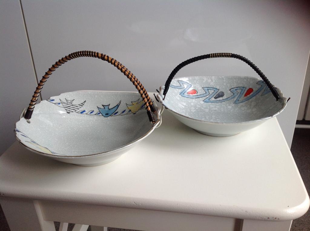2 schaaltjes met hengsel porselein jaren 50? stijl decoratie, Ophalen of Verzenden