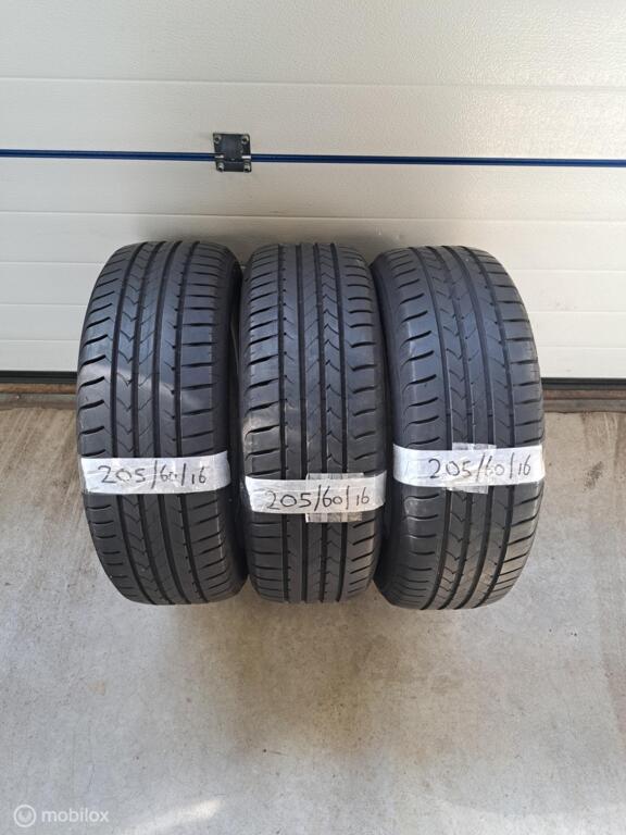 205/60/16 Zomerbanden / Winterbanden, Ophalen, Gebruikt, 16 inch, 205 mm