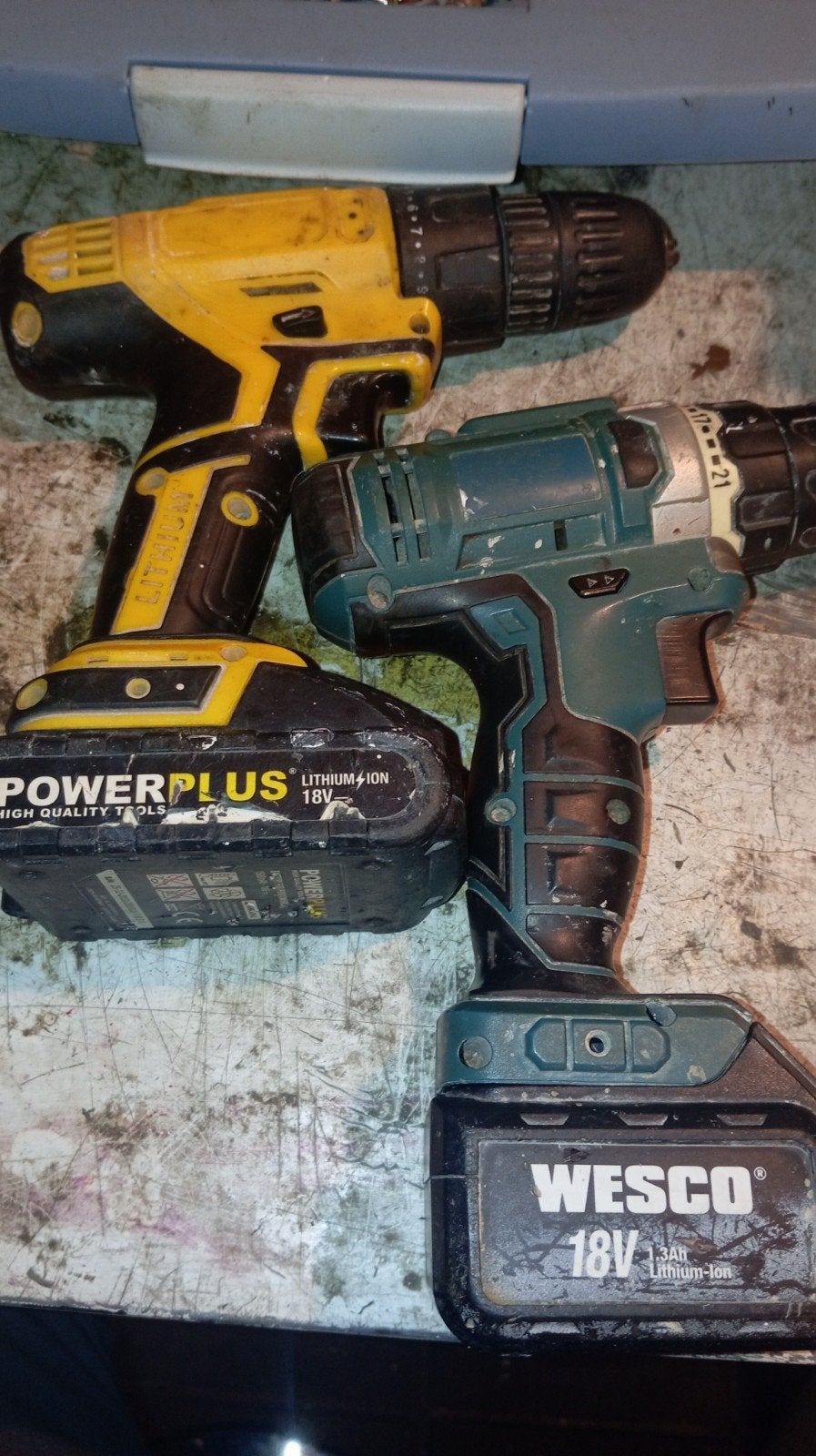 2 werkende accuboormachines zonder oplader, Ophalen