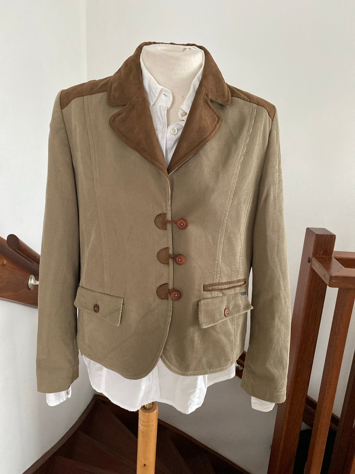 Eyecatcher: Corduroy colbert b.v. Military Enschede maat 44, Kleding | Dames, Beige, Maat 42/44 (L), Ophalen of Verzenden, Zo goed als nieuw
