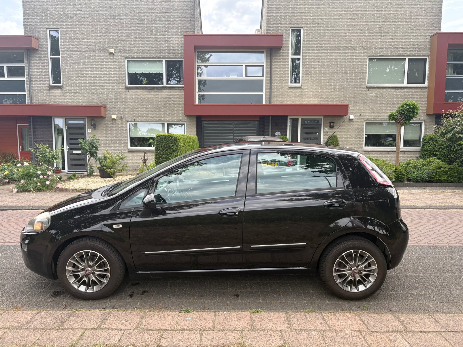 Fiat Punto 0.9 Twinair 85 5-D 2012 Zwart, Auto's, Fiat, Voorwielaandrijving, Euro 5, Origineel Nederlands, 24 km/l