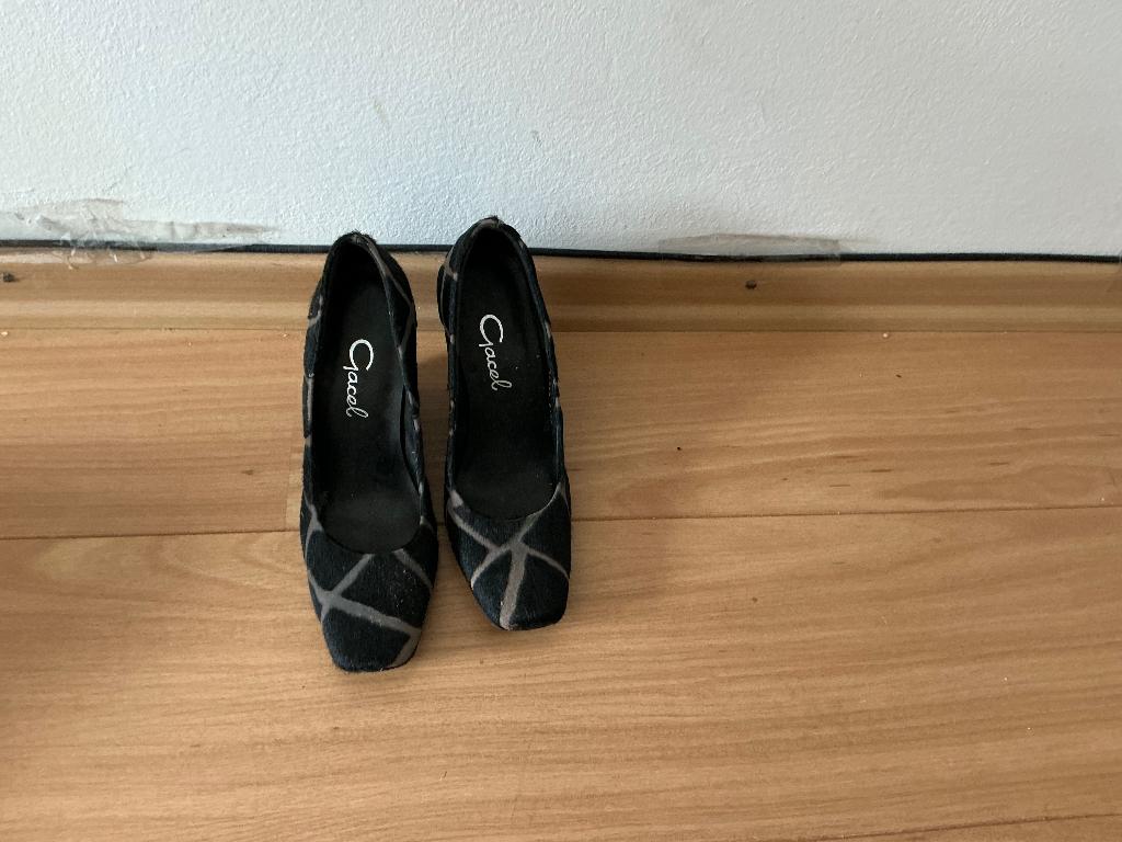 Te koop damesschoen, Kleding | Dames, Schoenen, Zwart, Ophalen of Verzenden, Onbekend, Schoenen met hoge hakken