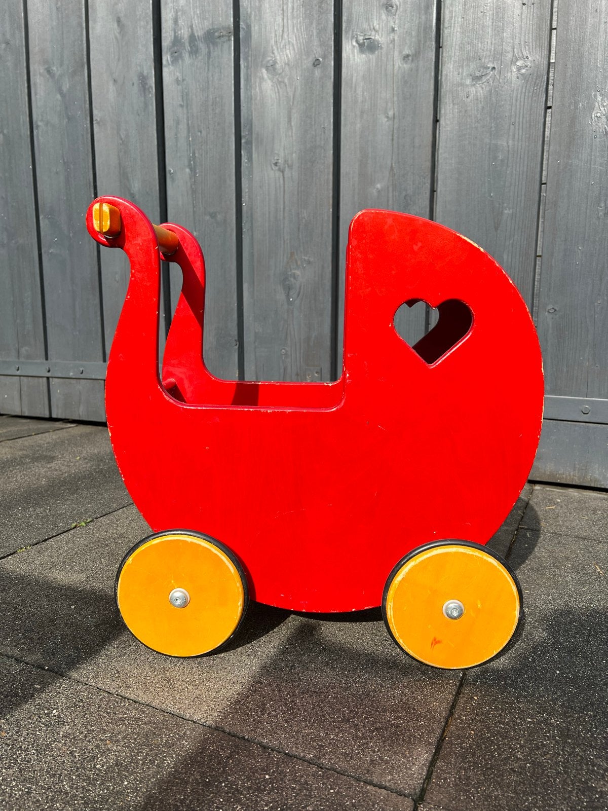 Mooie rode houten poppenwagen van Moover, Ophalen of Verzenden, Zo goed als nieuw, Jongen of Meisje