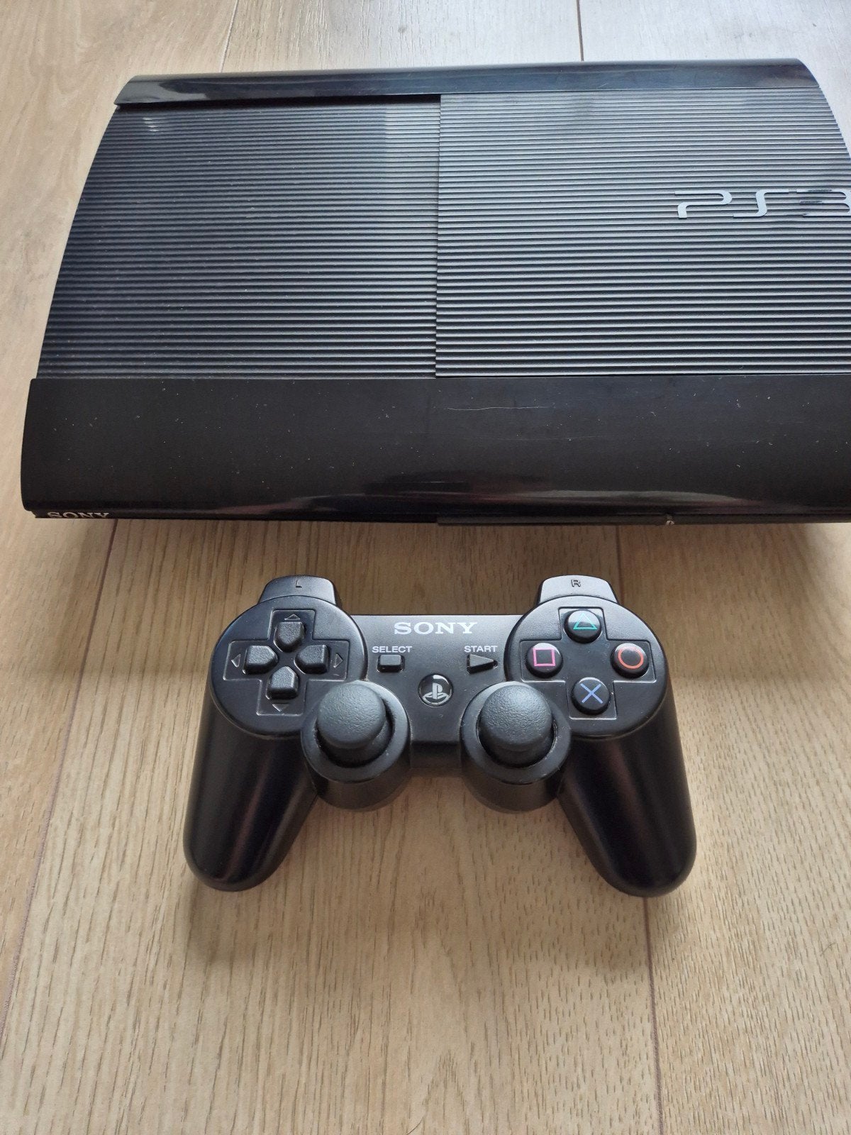 PlayStation 3 met 18 spellen en controller, Spelcomputers en Games, Gebruikt, Vanaf 18 jaar, 2 spelers, Eén computer