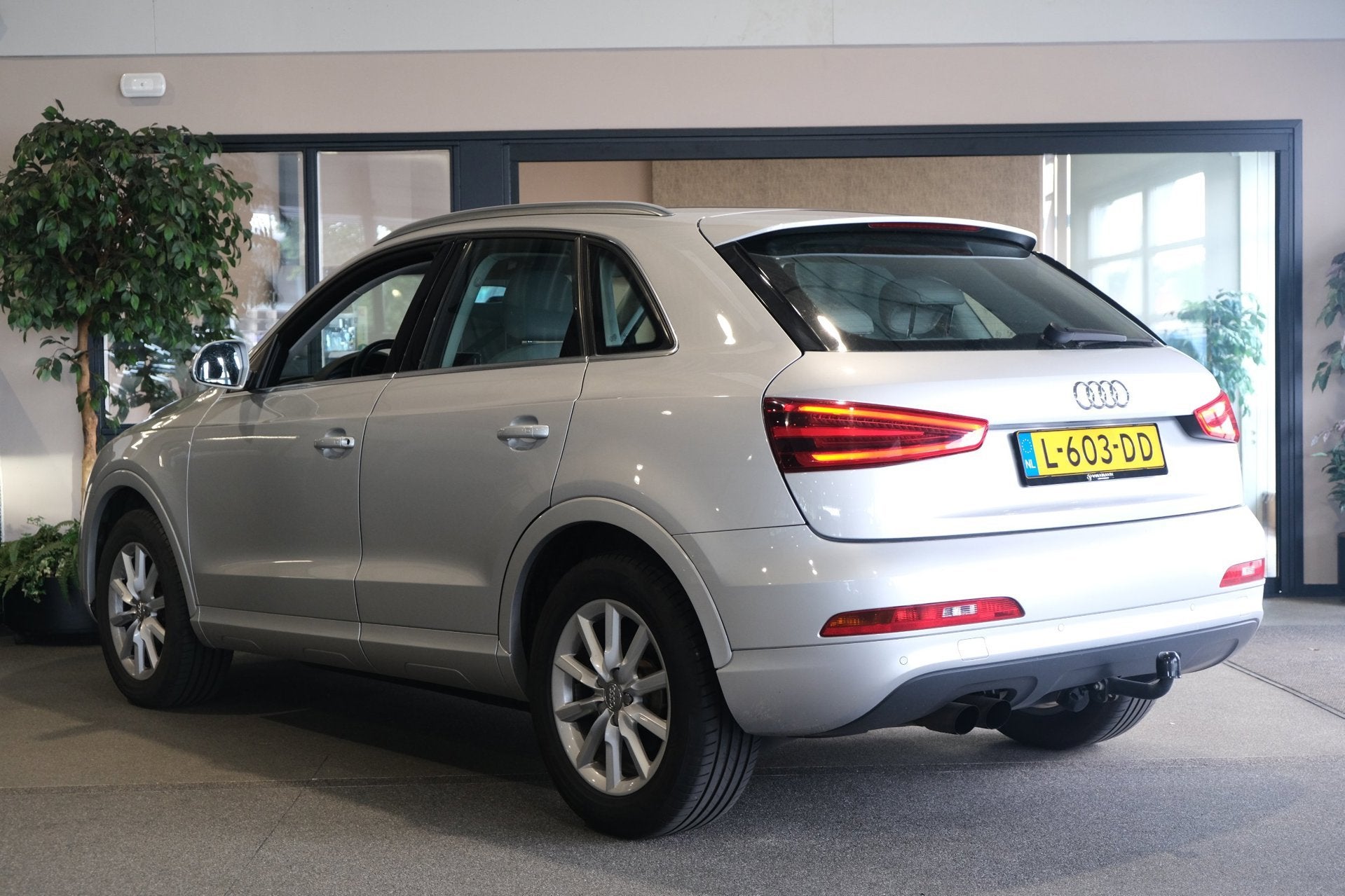 Audi Q3 2.0 TFSI quattro 170PK Xenon Cruise PDC Trehaak, Auto's, Audi, Euro 5, Stof, Zwart, 4 cilinders