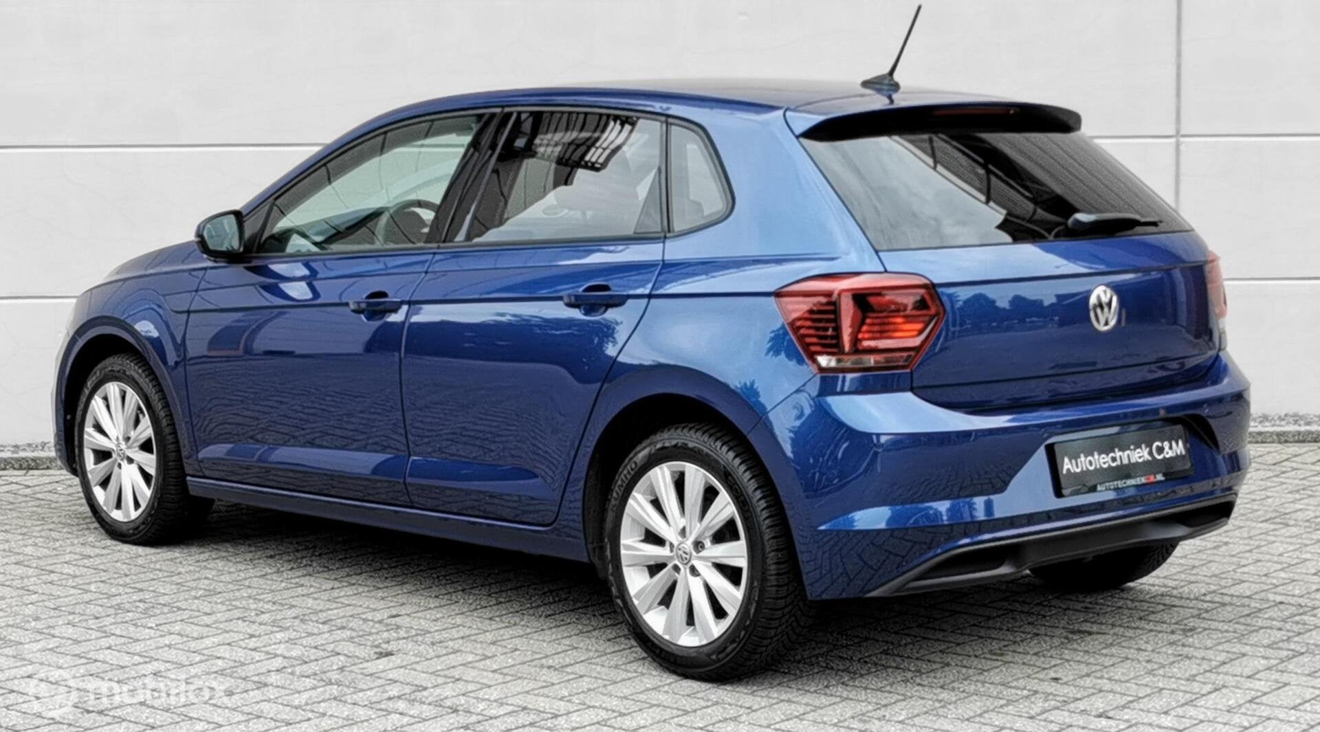 VOLKSWAGEN POLO 1.0 TSI COMFORTLINE/95PK/DSG/ACC/NAV/PDC/VOL, Stof, Adaptive Cruise Control, Zwart, 95 pk