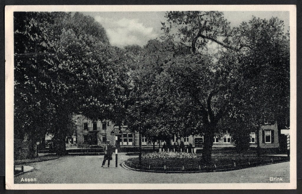 Assen, Brink. 1933., Ophalen of Verzenden, 1920 tot 1940, Gelopen, Drenthe