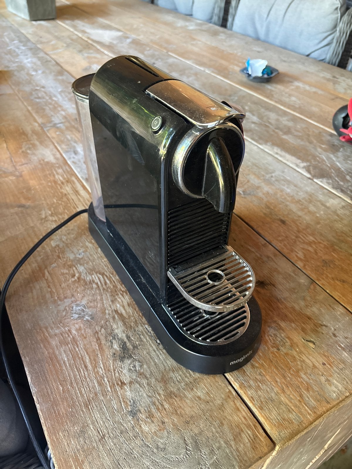 Nespresso Magimix - lekt water - voor onderdelen/reparatie, Witgoed en Apparatuur, Koffiezetapparaten, Ophalen, Espresso apparaat