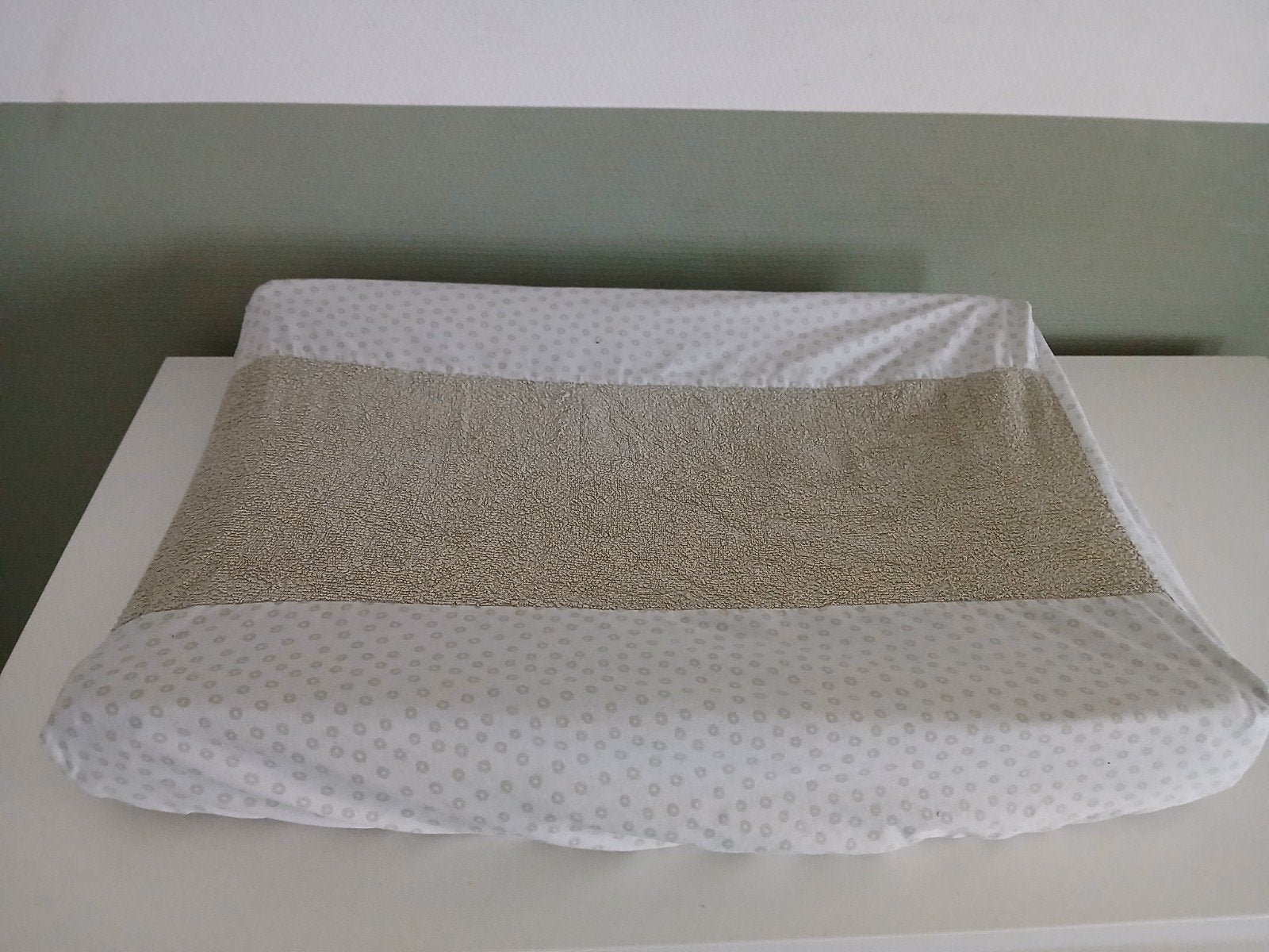 Aankleedkussen met 3 hoezen erbij, Kinderen en Baby's, Badjes en Verzorging, Overige merken, Gebruikt, Aankleedkussen, Ophalen of Verzenden